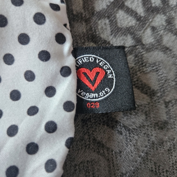 Vegan Woven Foldover Clutch - Picture 6 of 8